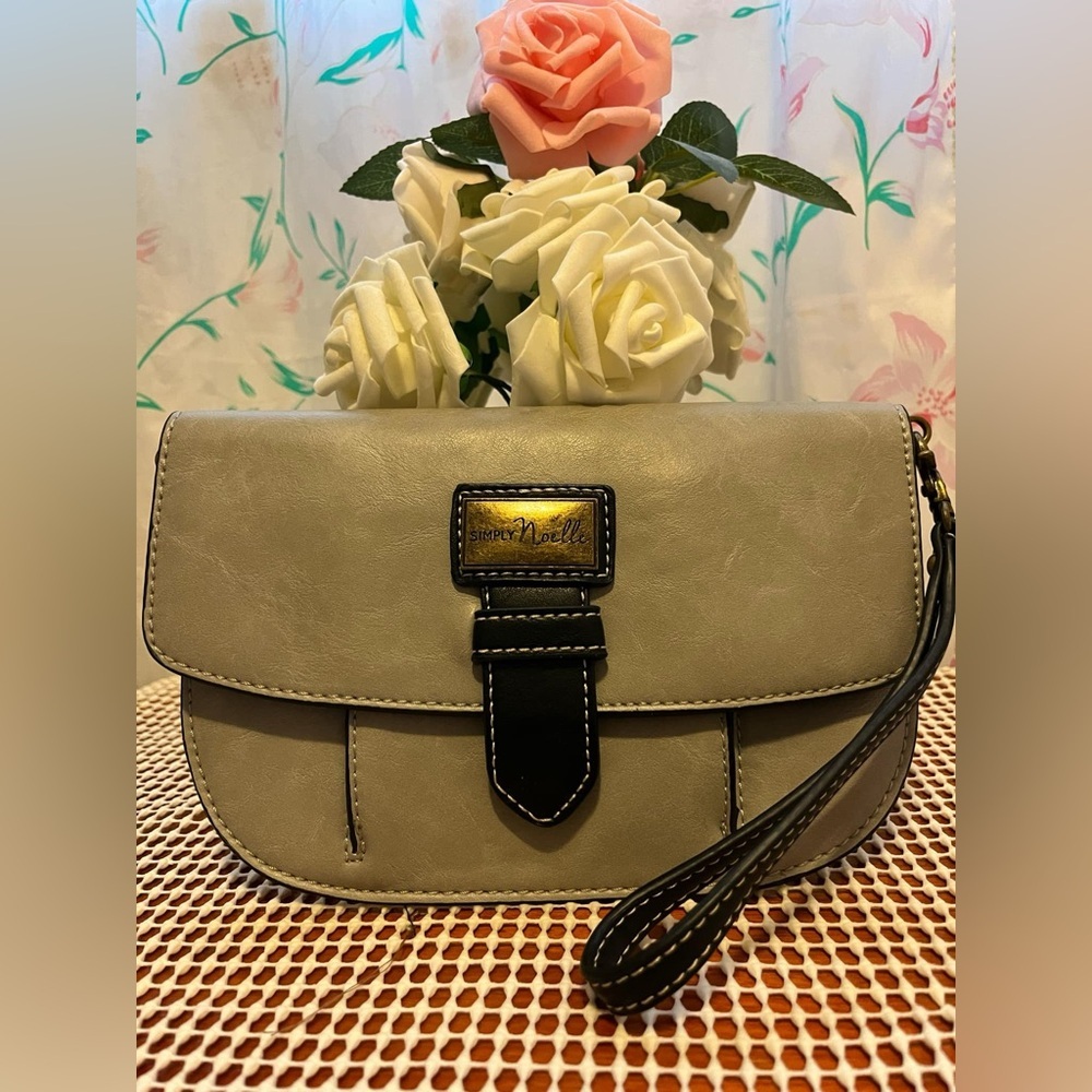 Simply Noelle wristlet